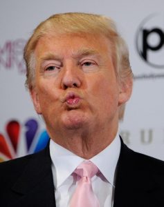 6357054373621164001181460885_yes-yes-that-is-donald-trump-making-a-kissy-duck-26388-1368778479-0